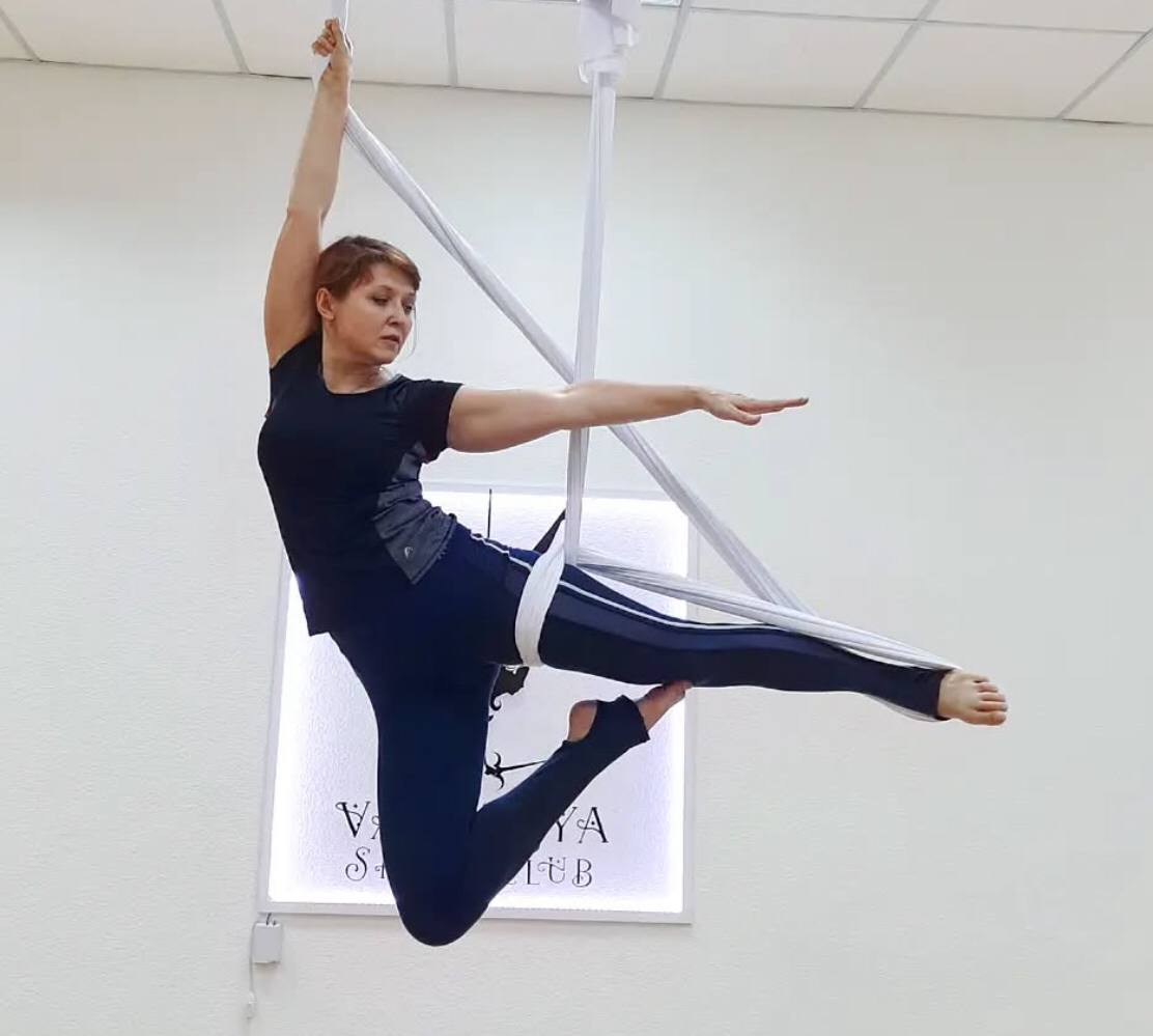 Pure Grace 50+ – Pole Dance und Aerial Hammock